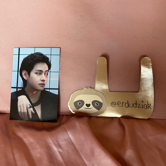 WTS $20
~ Taehyung pc Proof - Picture 1 of 2